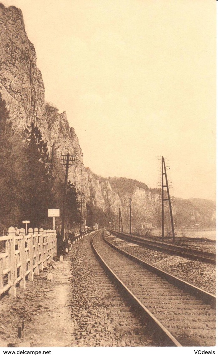 Marche En Famenne - CPA - Les Rochers Vus Du Train Radio - Marche-en-Famenne