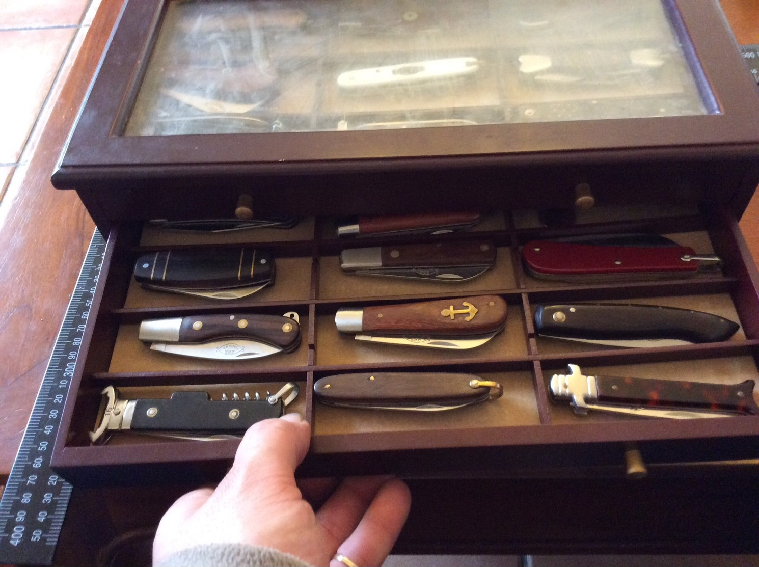 Petite Vitrine Pour Ranger Les Couteaux Ou Autre - Knives/Swords