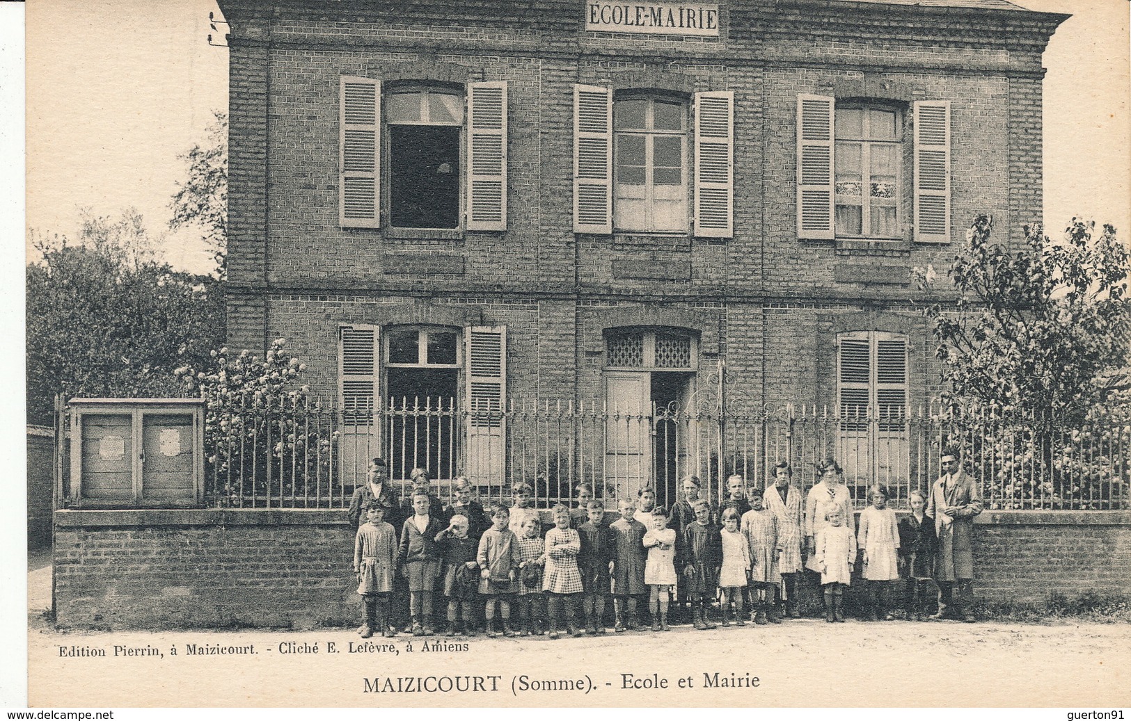 (CPA 80)  MAIZICOURT  /  École Et Mairie - - Lucheux