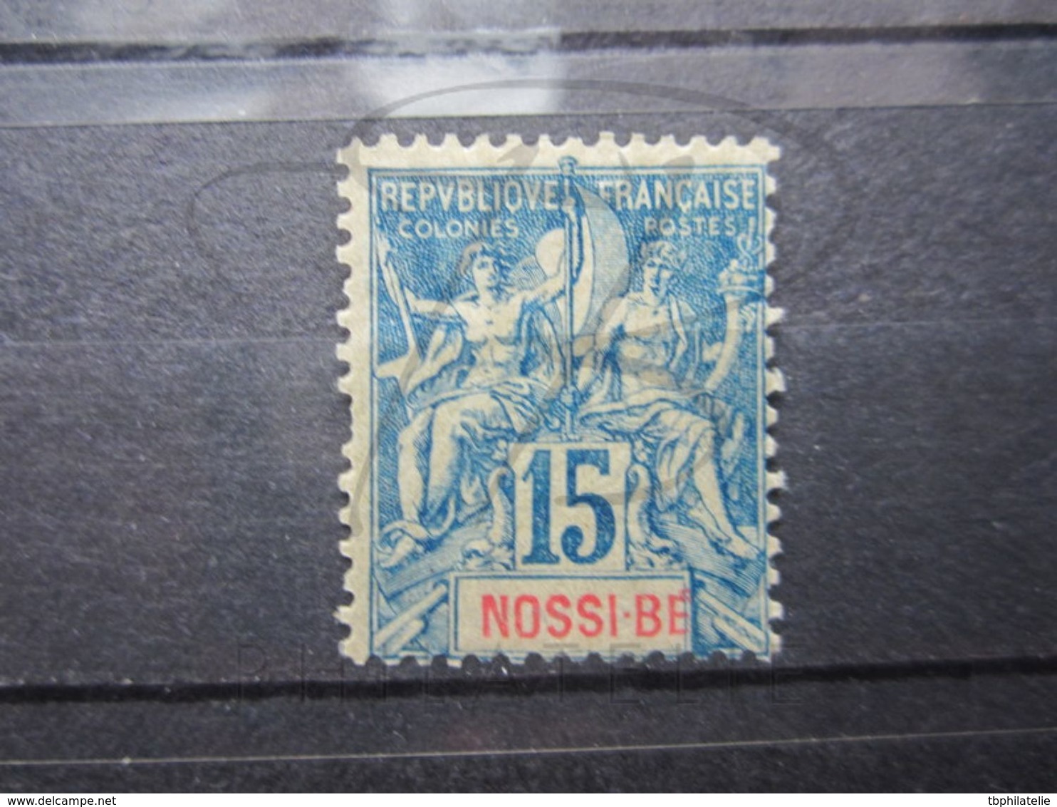 VEND TIMBRE DE NOSSI-BE N° 32 , NEUF AVEC CHARNIERE !!! - Unused Stamps