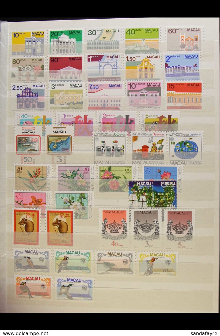 1982-1988 SUPERB NEVER HINGED MINT COLLECTION A Complete Collection Of All Stamp Issues For The Period, Includes For Exa - Sonstige & Ohne Zuordnung