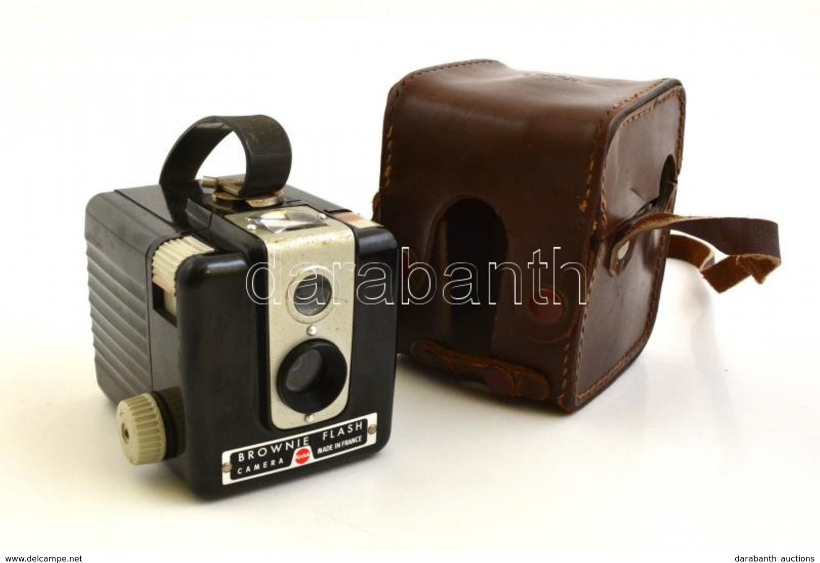 Kodak Brownie Flash (Made In France) Box Fényképezőgép, Eredeti Bőr Tokjában / Vintage Camera, In Good Condition - Appareils Photo