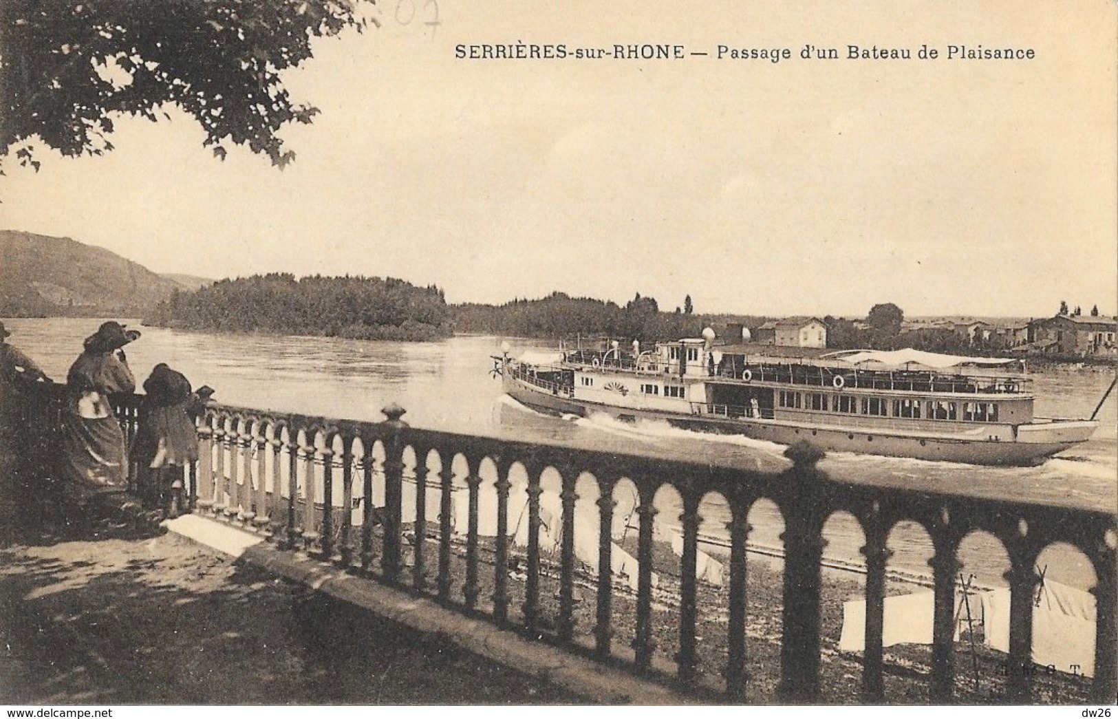 Serrières-sur-Rhône - Passage D'un Bateau De Plaisance (à Aube) - Cliché G.T. - Serrières