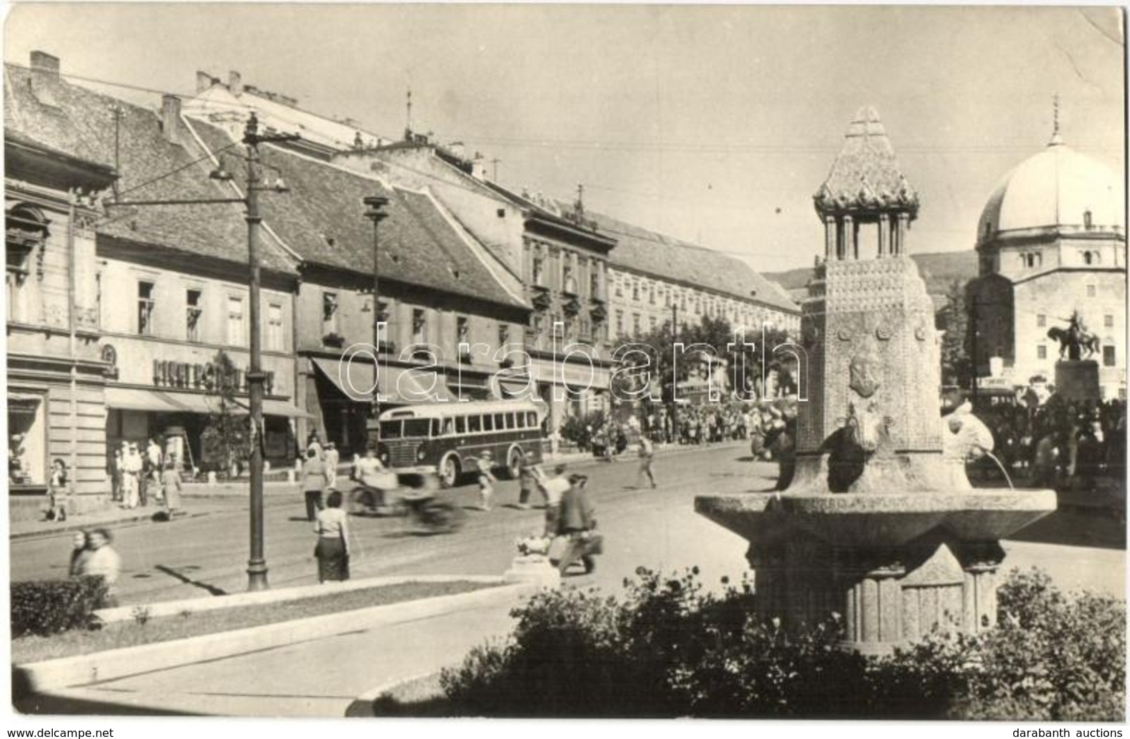 ** * 10 Db MODERN Magyar Városképes Lap Autóbuszokkal / 10 Modern Hungarian Town-view Postcards With Autobuses - Non Classés