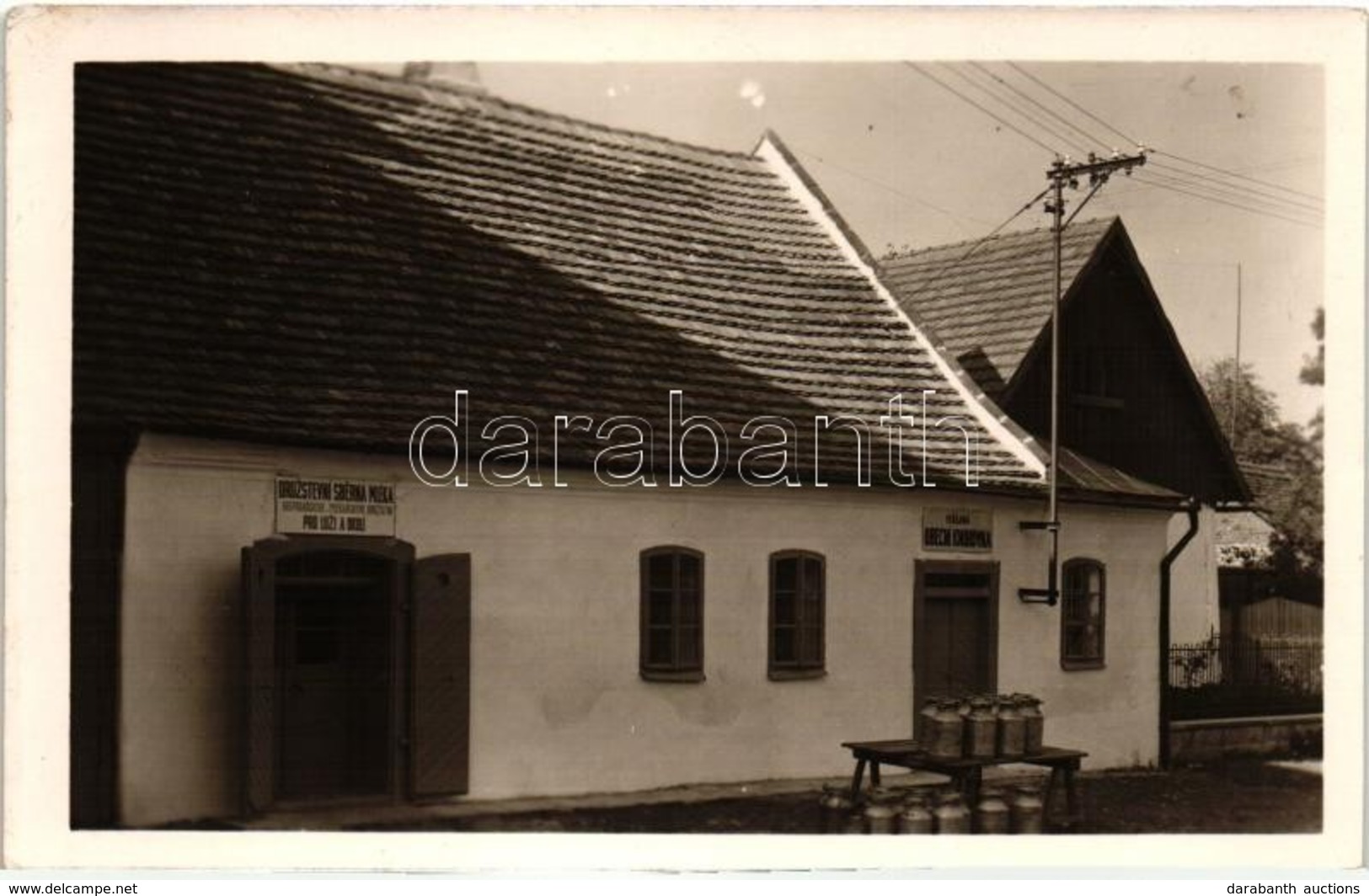 ** T2 Holice V Cechách, Druzstevní Sbérna Mléka, Verejna Obecní Knihovna / Cooperative Milk Shop, Library - Non Classés