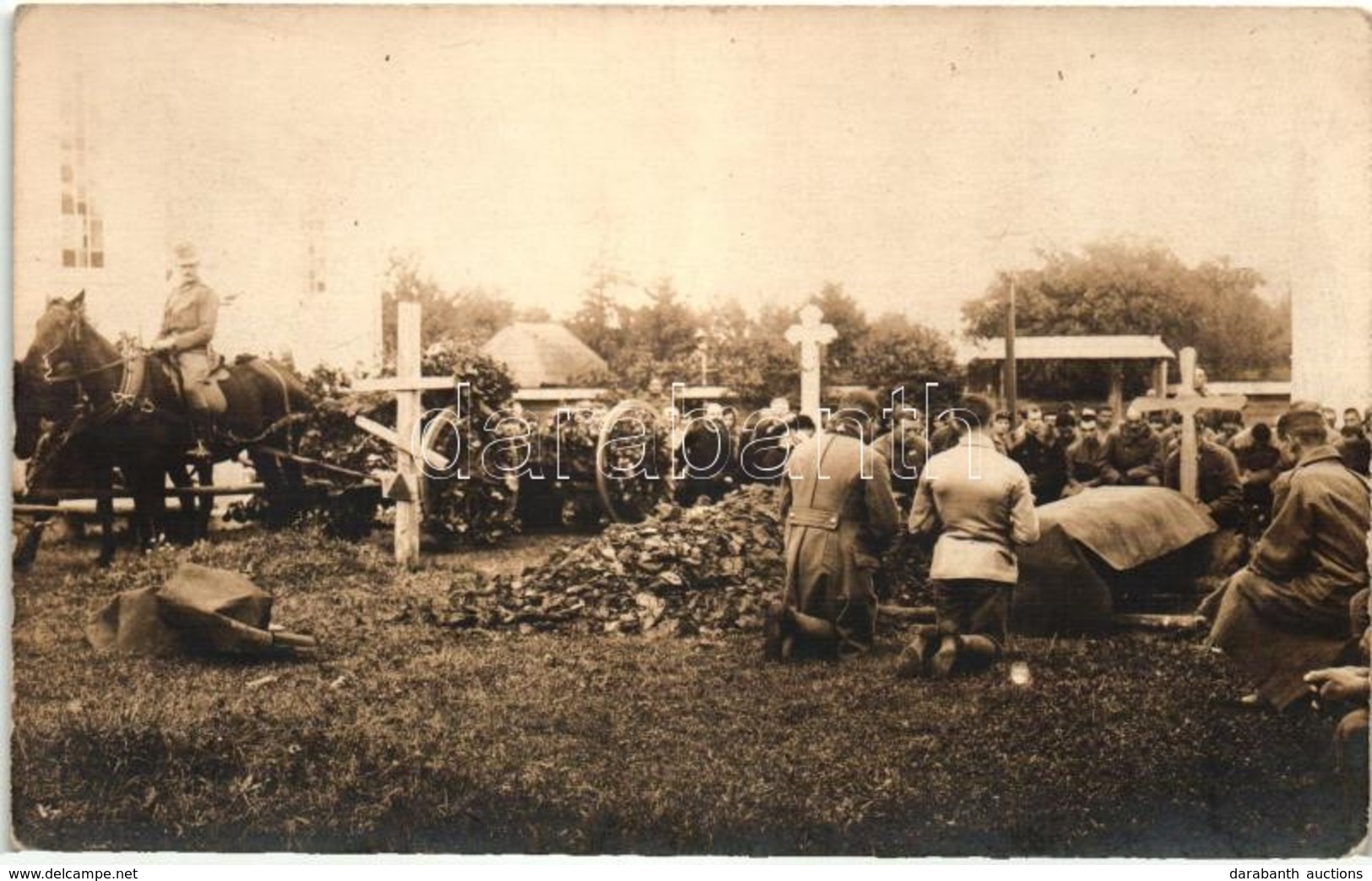 ** T2 Katonai Temetés, Halottszállító Lovaskocsi, Gyászoló Katonák / WWI Austro-Hungarian K.u.K. Military Funeral In The - Non Classés
