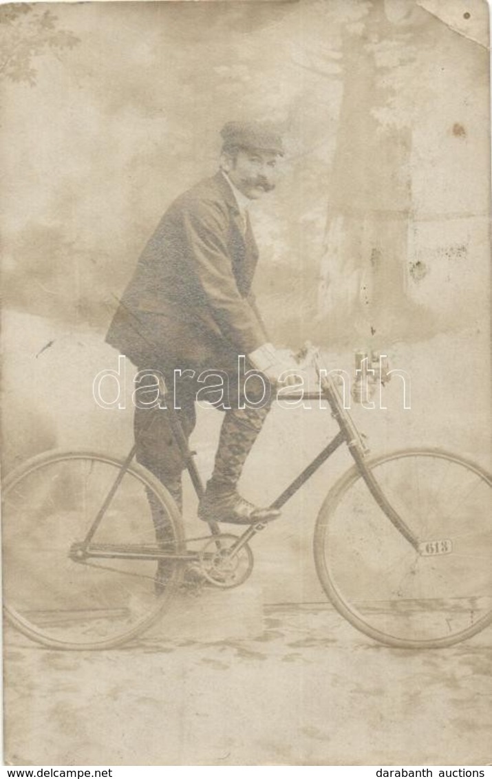 * T2/T3 Cyclist, Bicycle. Photo (EK) - Non Classés
