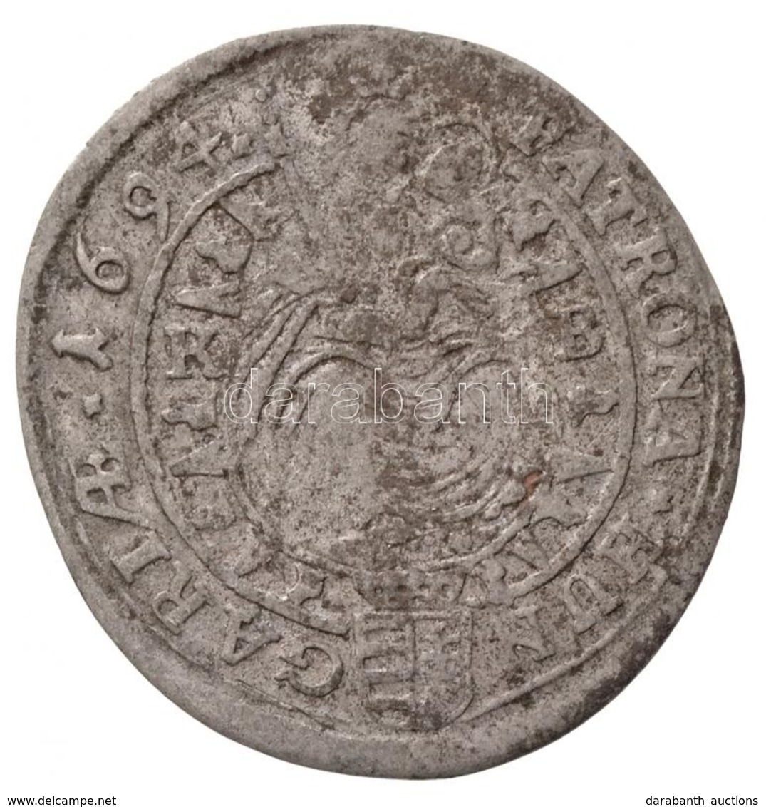 1694K-B 3kr Ag 'I. Lipót' (1,53g) T:2- Patina
Hungary 1694K-B 3 Kreuzer Ag 'Leopold I' (1,53g) C:VF Patina
Huszár: 1466. - Non Classés