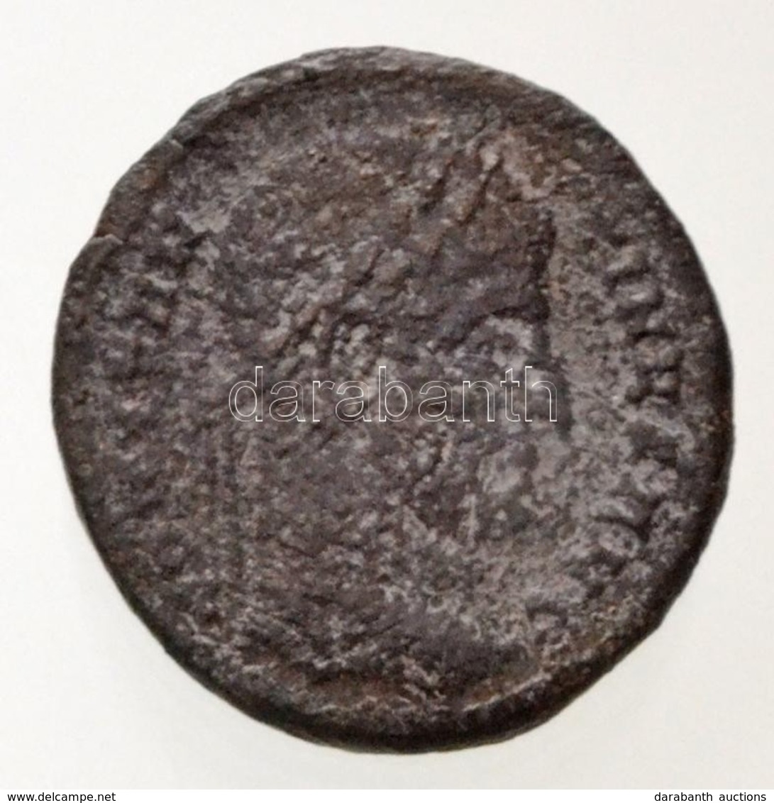 Római Birodalom / Ticinum? / I. Constantinus 307-337. AE3 (2,81g) T:3
Roman Empire / Ticinum? / Constantine I 307-337. A - Non Classés