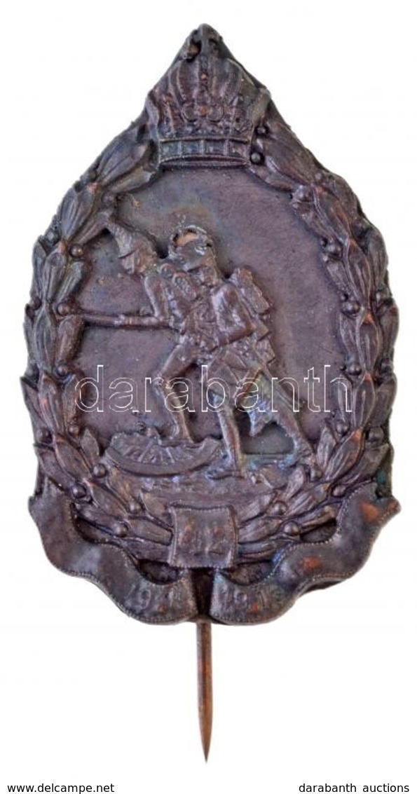 Ausztria ~1916. '42. Gyalogezred' Fém Replika Sapkajelvénye (26x41mm) T:2,2-
Austria ~1916. '42nd Regiment Of Foot' Meta - Autres & Non Classés