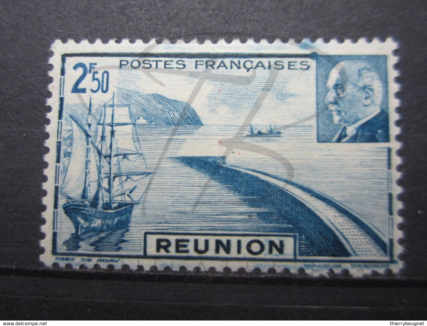 VEND BEAU TIMBRE DE LA REUNION N° 179 , MACULAGE EN HAUT , XX !!! - Neufs