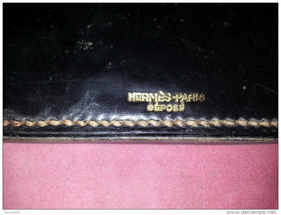 Encrier Marque HERMES Déposé PARIS France 3 éléments Support Cuir Vert Gris  , Réservoir A Encre Et Couvercle , - Tintenfässer