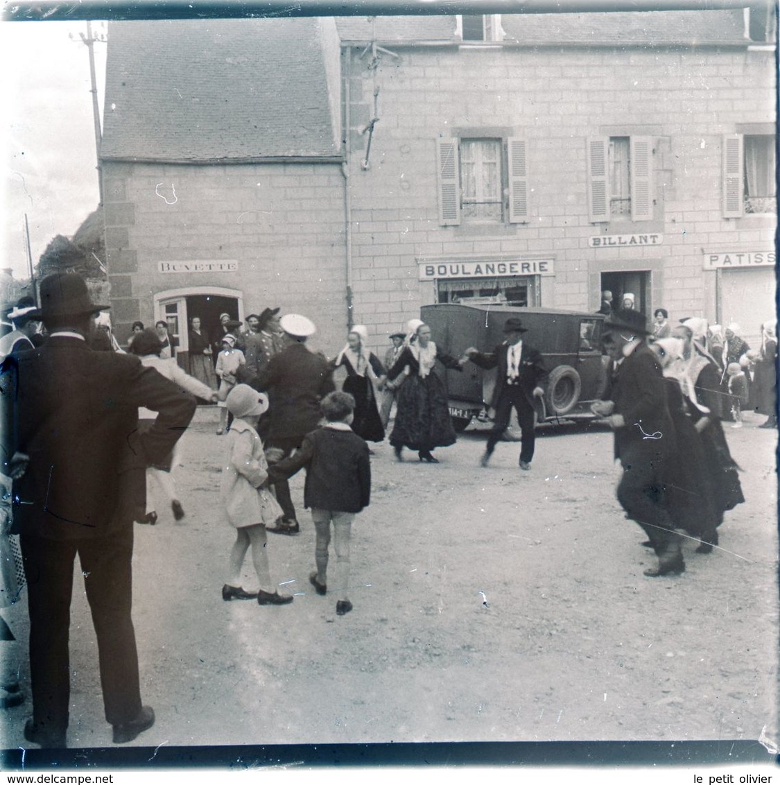 PHOTO ORIGINALE STEREOSCOPIQUE SUR PLAQUE DE VERRE 1930 FINISTERE PLOUGASTEL DAOULAS NOCES DANS LE BOURG ( 1 ) - Photos Stéréoscopiques