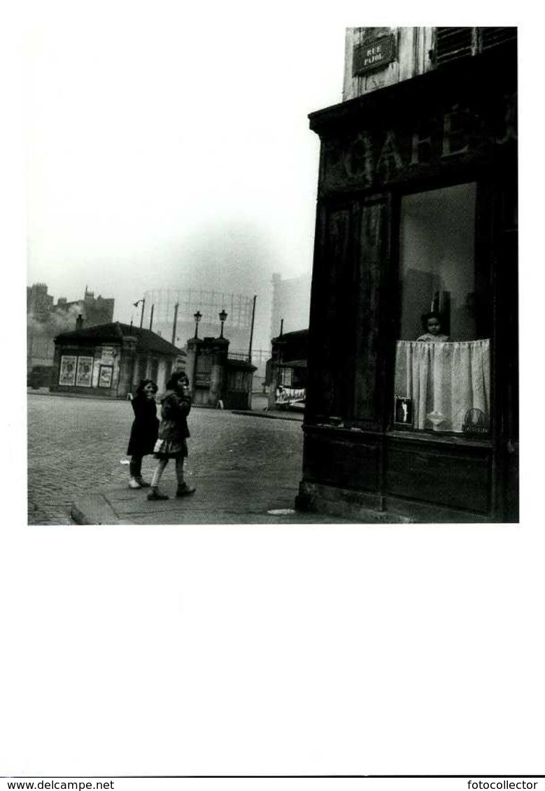 Paris : Le Nez Au Carreau Rue Pajol Par Doisneau (1953) - Doisneau