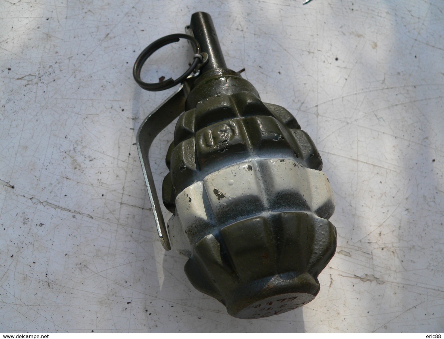 Grenade Russe Défensive D'exercice Neutralisée - Decorative Weapons
