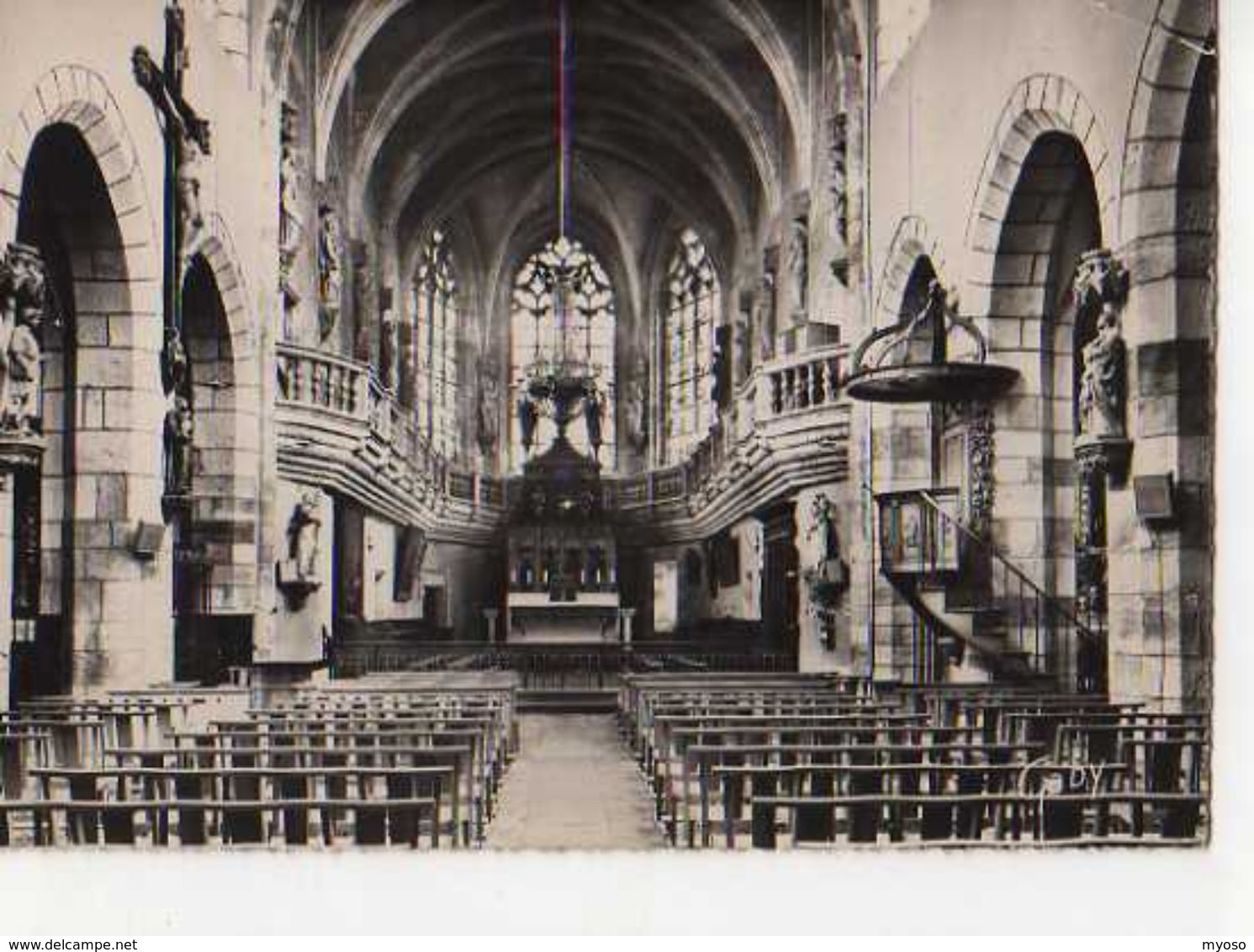 63 VIC LE COMTE Grande Nef Et Choeur De L'Eglise Ancienne Chapelle Du Chateau - Vic Le Comte