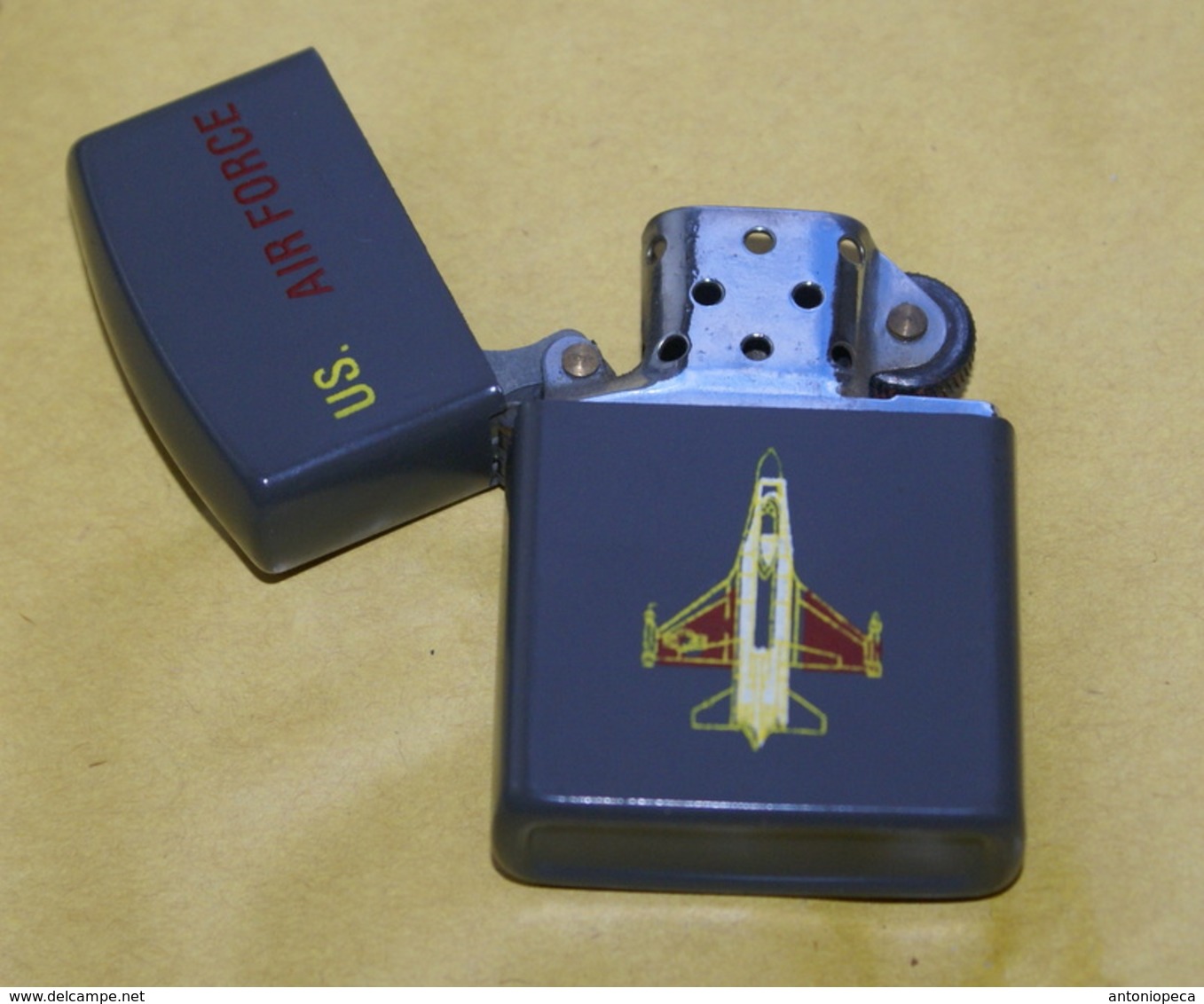 ZIPPO LIGHTER "US AIRFORCE" USED, PERFECT - Zippo