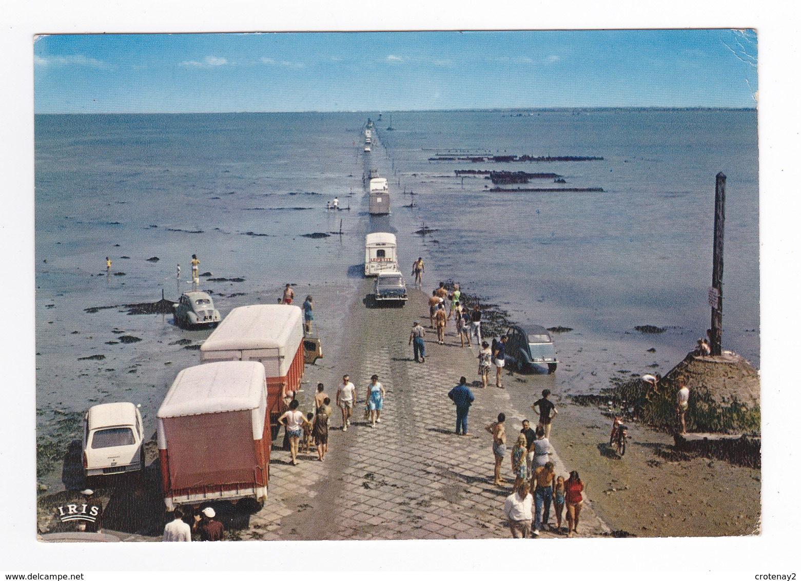 85 Ile De Noirmoutier N°36 Le Passage Du GOIS En 1970 VOIR ZOOM OPEL Citroën Tube PUB LEPETIT 2CV Renault 4CV 404 - Ile De Noirmoutier