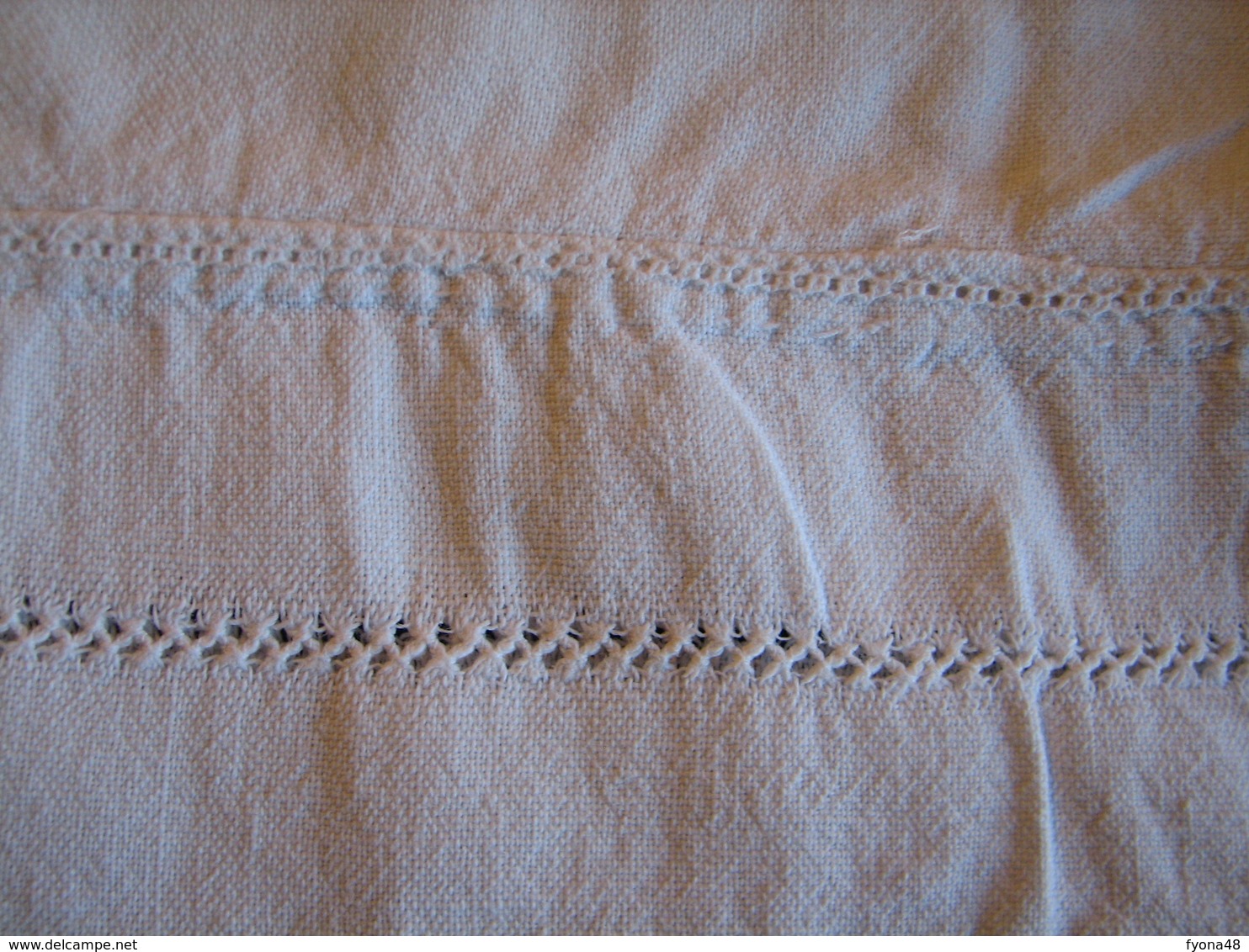 162 - Broderie D'une Taie De Traversin - Laces & Cloth