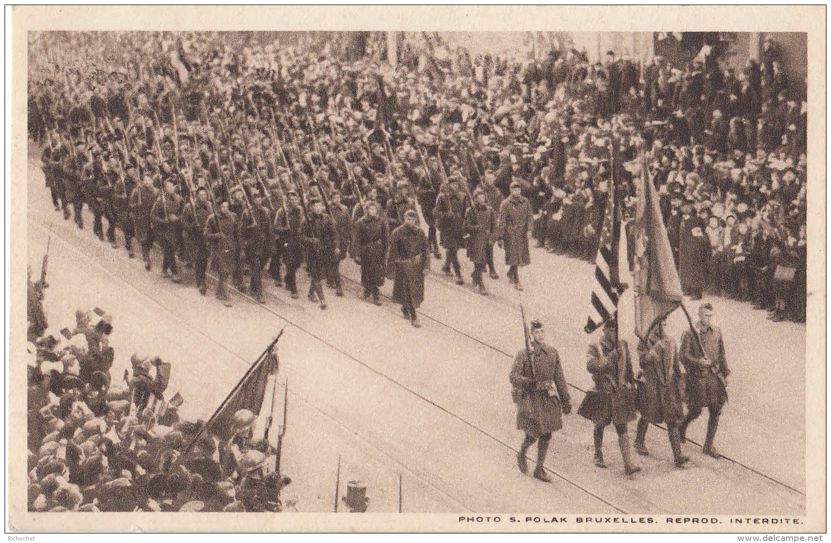 Le Drapeau Américain - Internationale Institutionen