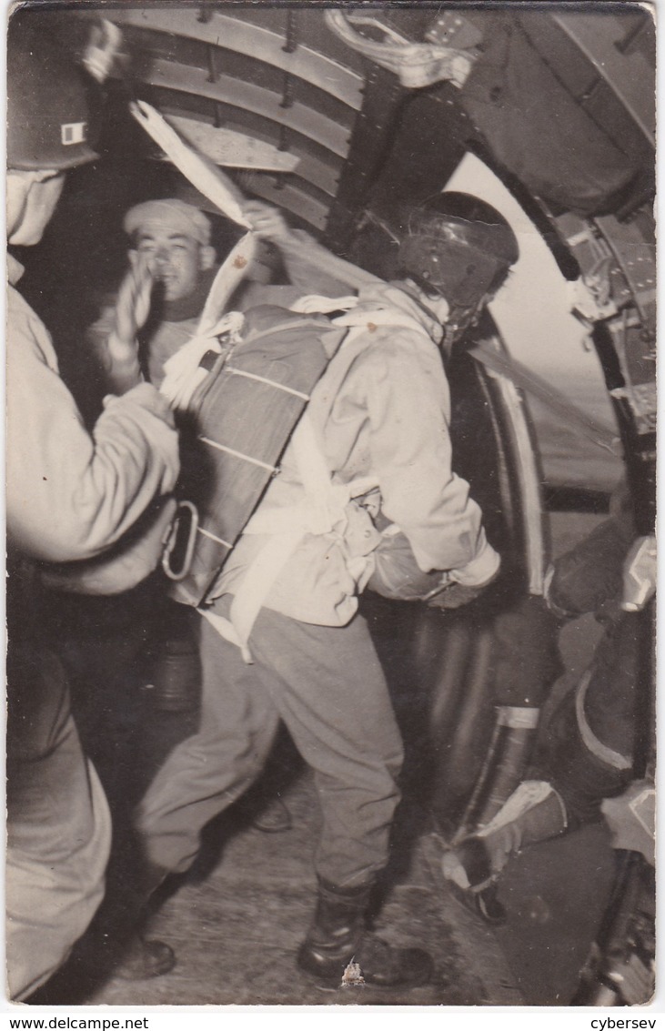 Rare Carte-Photo - Parachutiste Prêt à Sauter - TBE - Parachutespringen