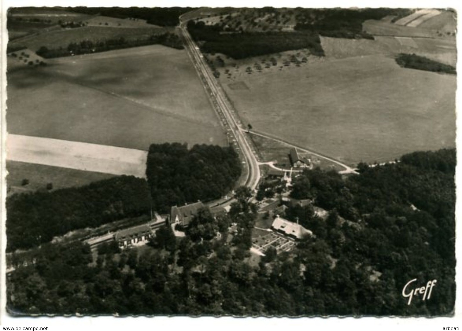 27 TILLIERES-sur-AVRE ++ Hostellerie Du Km 104 - L'ensemble De L'Hostellerie Vu D'avion ++ - Tillières-sur-Avre