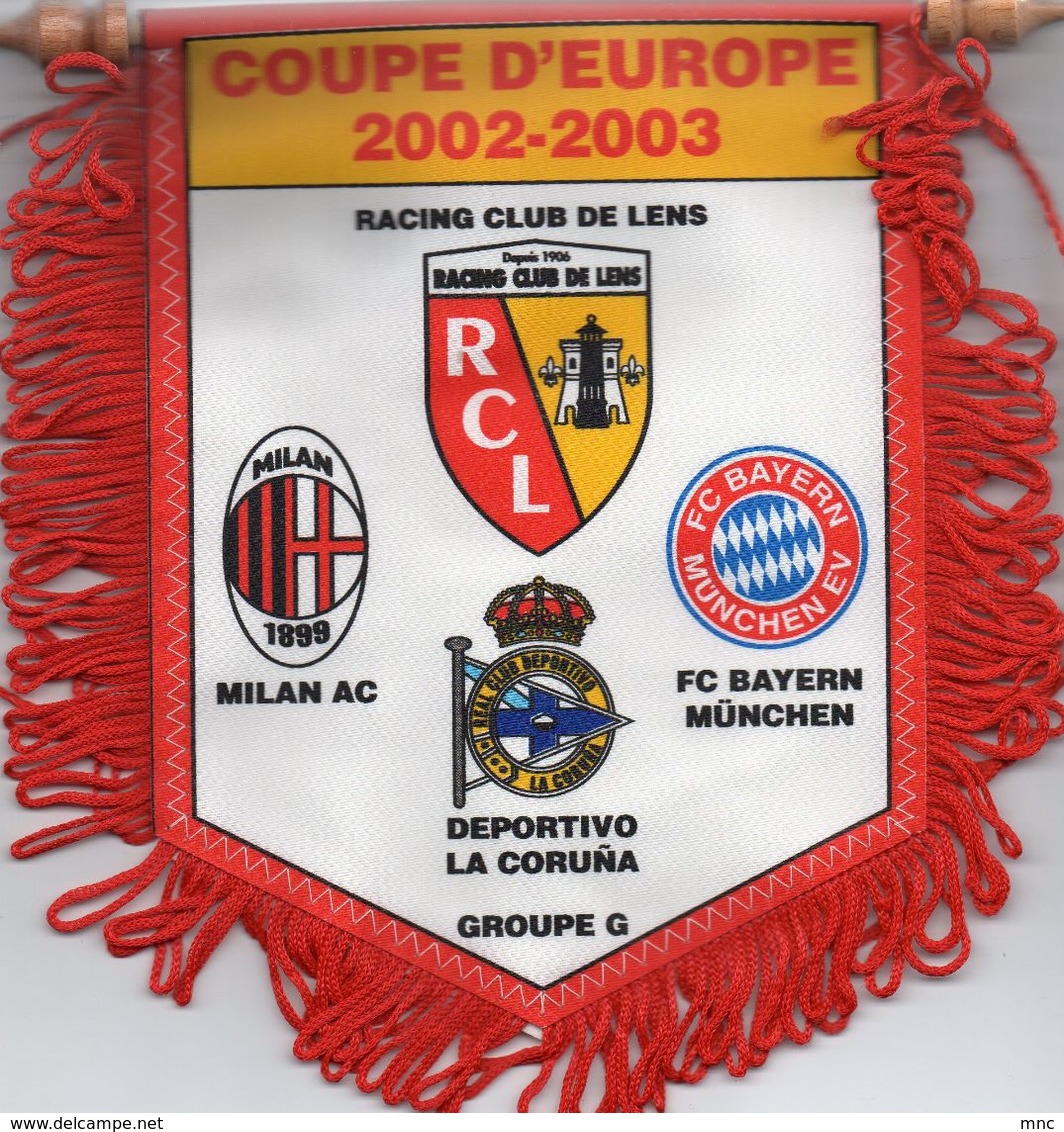 Lot De 4 Fanions Du RC LENS En Ligue Des Champions 2002/2003 - Habillement, Souvenirs & Autres