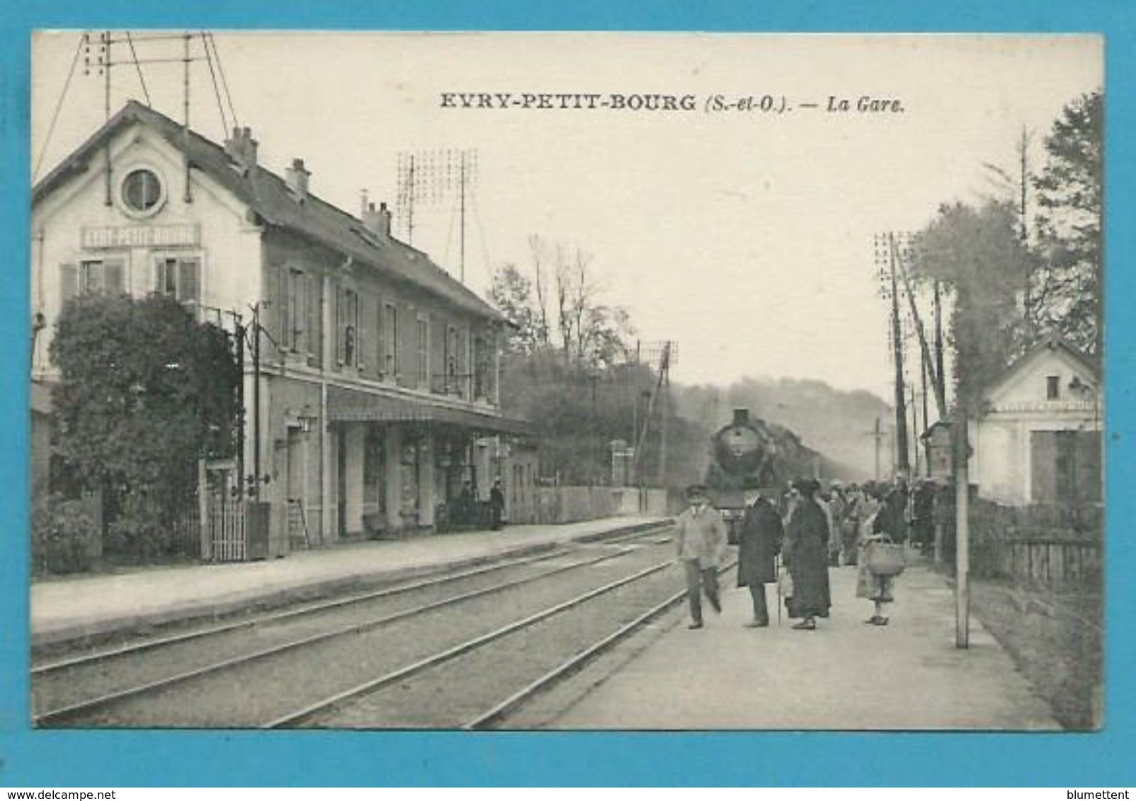 CPA -  Chemin De Fer Arrivée D'un Train En Gare De EVRY-PETIT-BOURG 91 - Evry