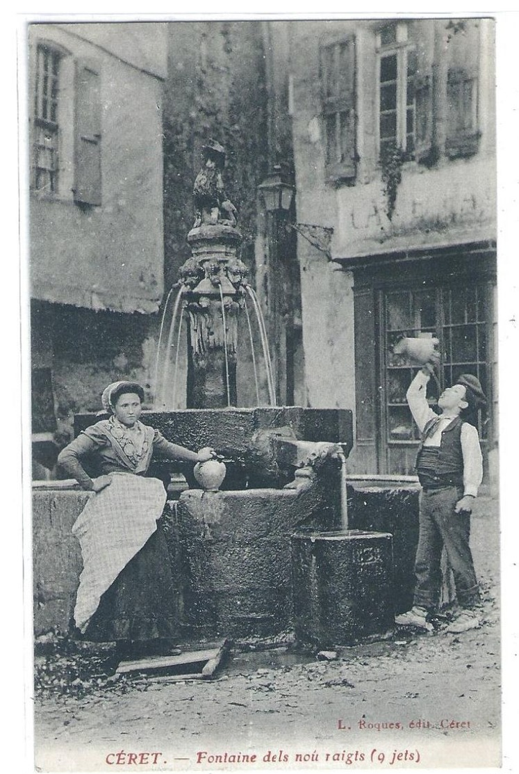 Céret (Pyrénées Orientales) Fontaine Dels Nou Raigts (9 Jets) - Ceret