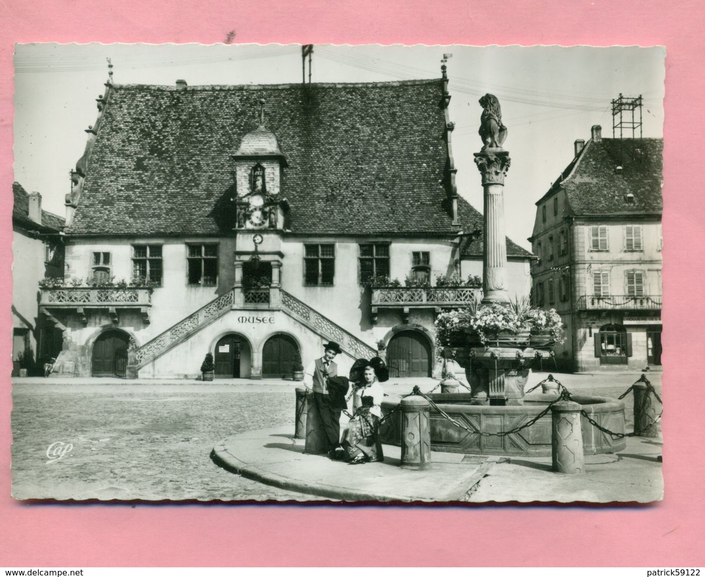 67 - BAS RHIN - MOLSHEIM - PLACE DE L'HÔTEL DE VILLE - ALSACIEN / ALSACIENNE En COSTUMES REGIONAUX - Molsheim