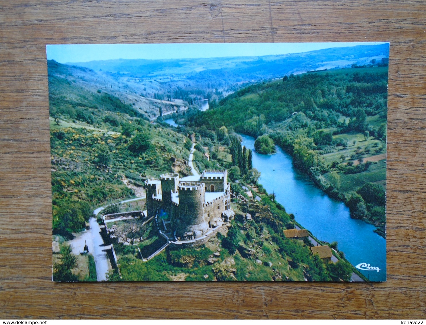 Vallée De La Sioule , Château Féodal De Chouvigny , Vue Aérienne - Autres & Non Classés