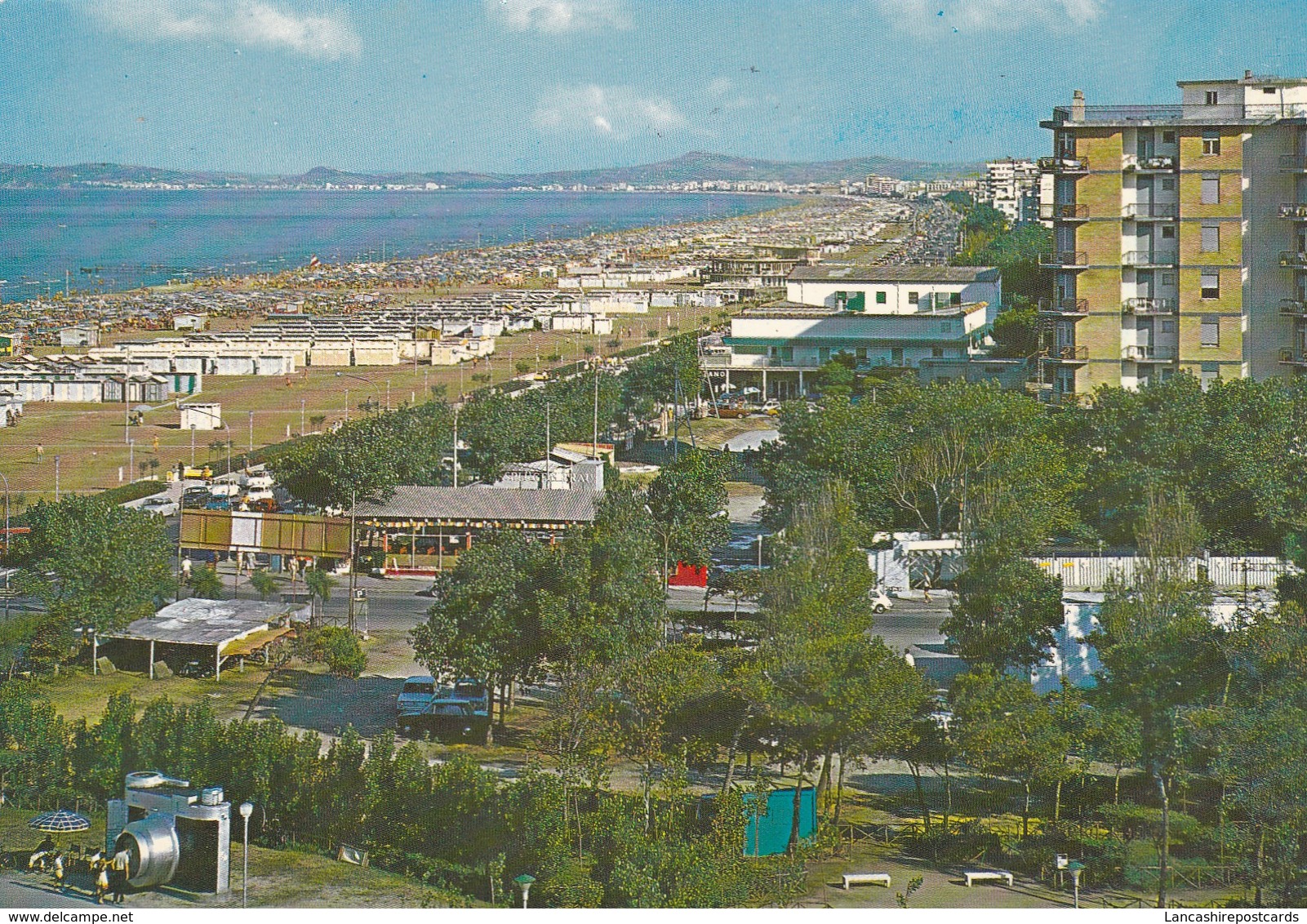 Postcard Rimini General View Of The Sea Shore PU 1969 My Ref B22301 - Rimini