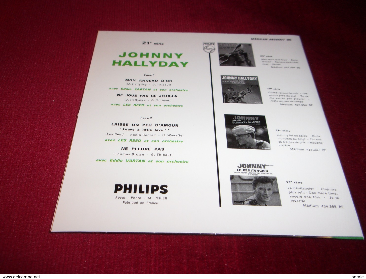 JOHNNY  HALLYDAY ° CD SINGLE 4 TITRES  MON ANNEAU D'OR / NE JOUE PAS CE JEU LA / LAISSE UN PEU D'AMOUR / NE PLEURE PAS - Other - French Music