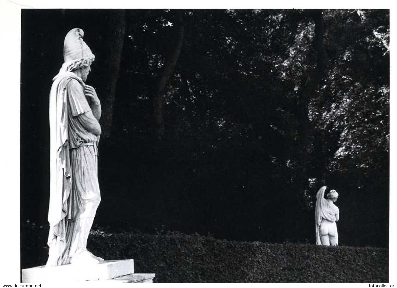 Versailles (78) : Barbarian Prisoner And Callipygian Venus 1966 Par Doisneau - Doisneau