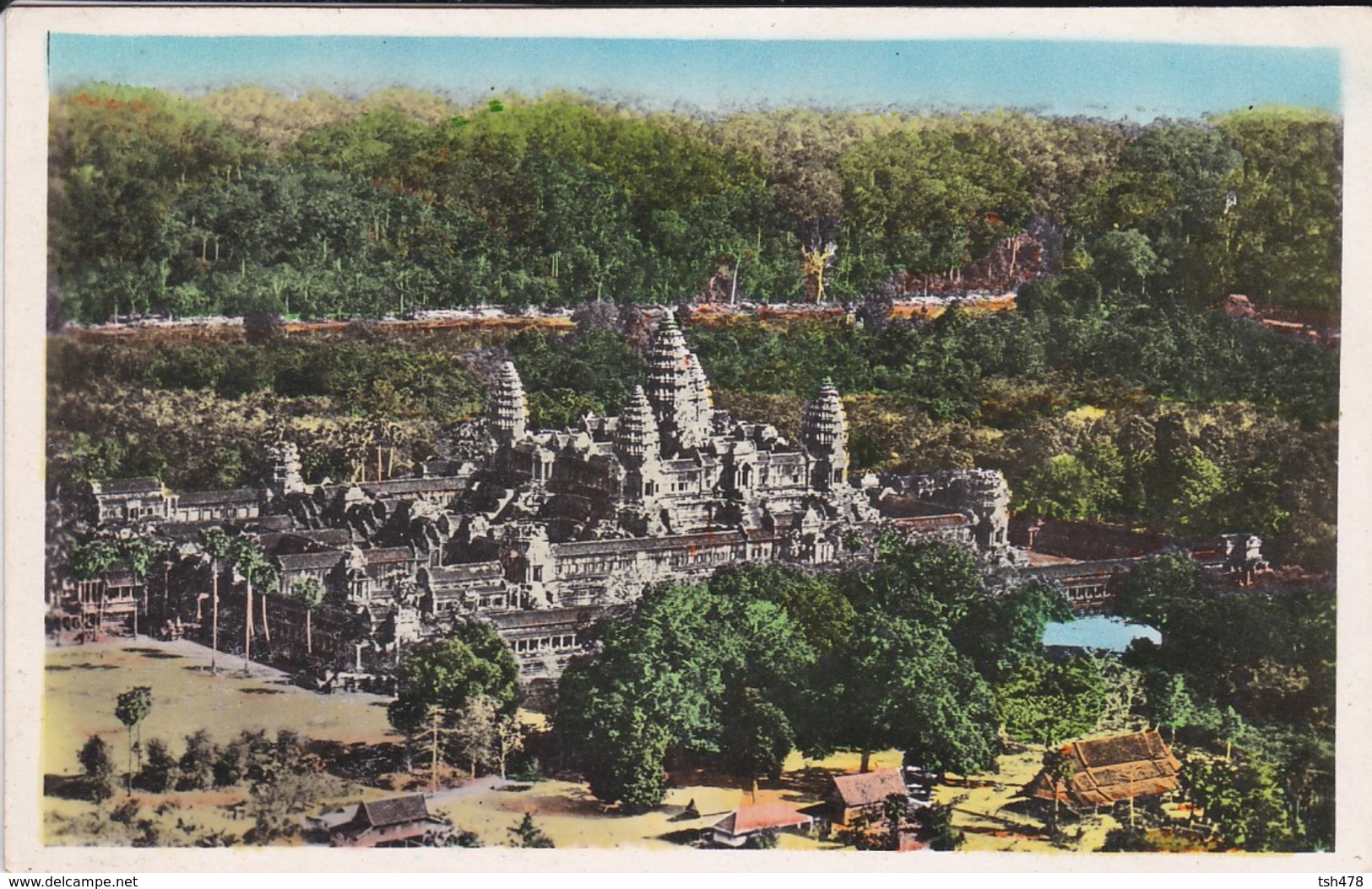 CAMBODGE--vue Générale Du Temple D'angkor-vat---voir 2 Scans - Cambodge