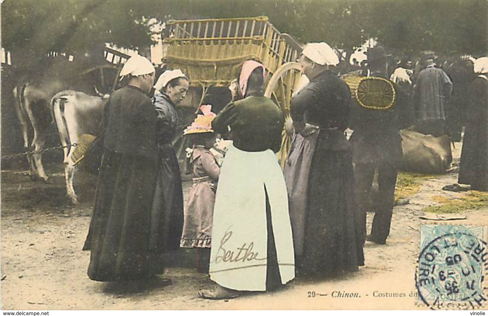 C-18 : 1217 : CHINON. COSTUMES SCENE DE MARCHE - Chinon