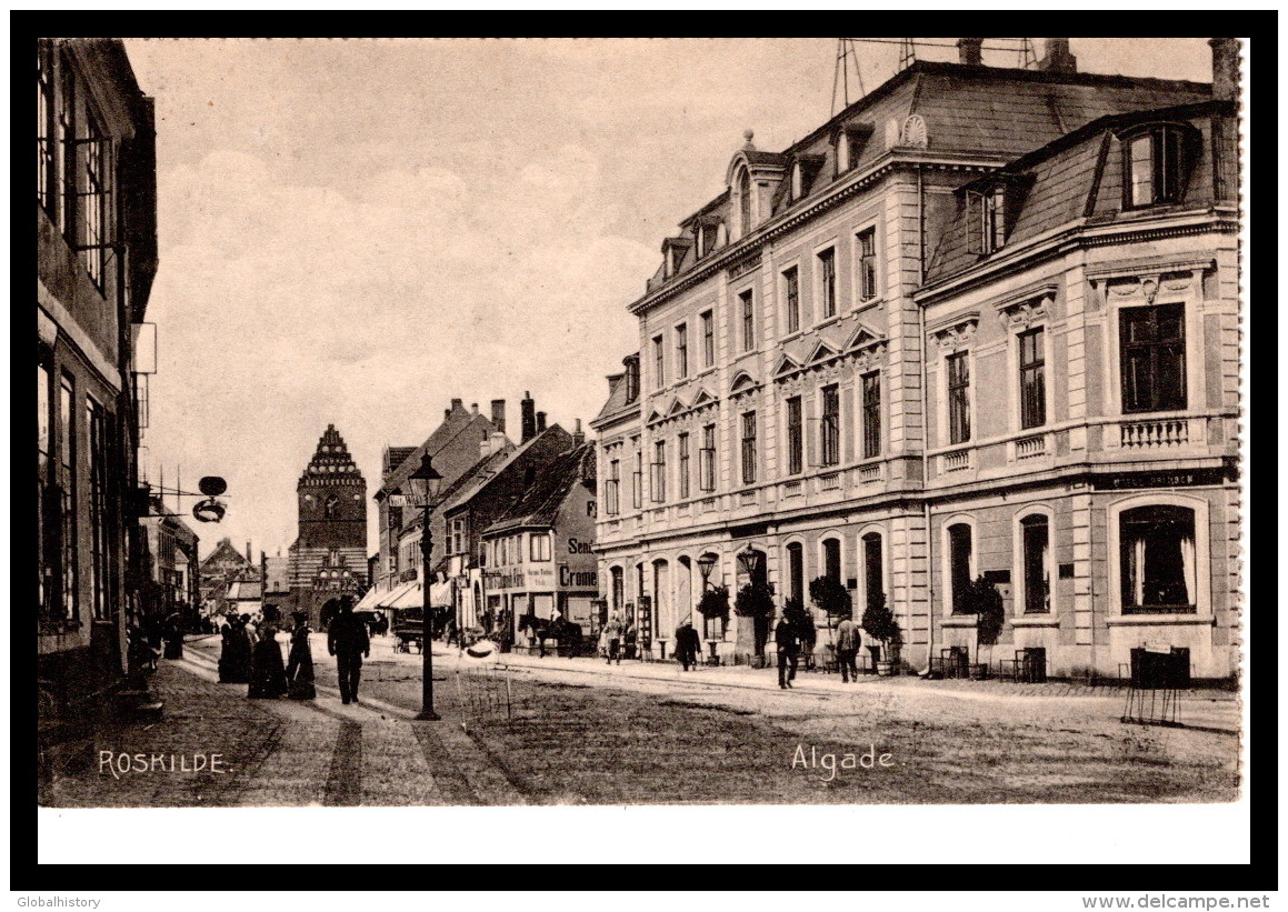 DD2672   DENMARK ROSKILDE ALGADE BUSY STREET SCENE POSTCARD - Danemark