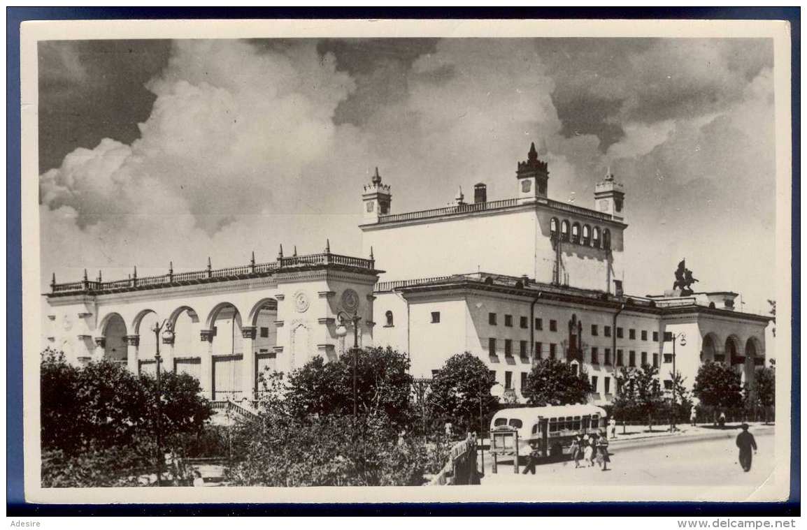 Unbekannte Russische Stadt, Staatsgebäude?, Autobus, Gel.um 1940. - Russland