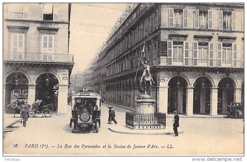 TRANSPORTS URBAINS à PARIS ( 1er ) Autobus D'Epoque En Bon Premier Plan / Rue Des Pyramides - CPA - Seine - Transport Urbain En Surface