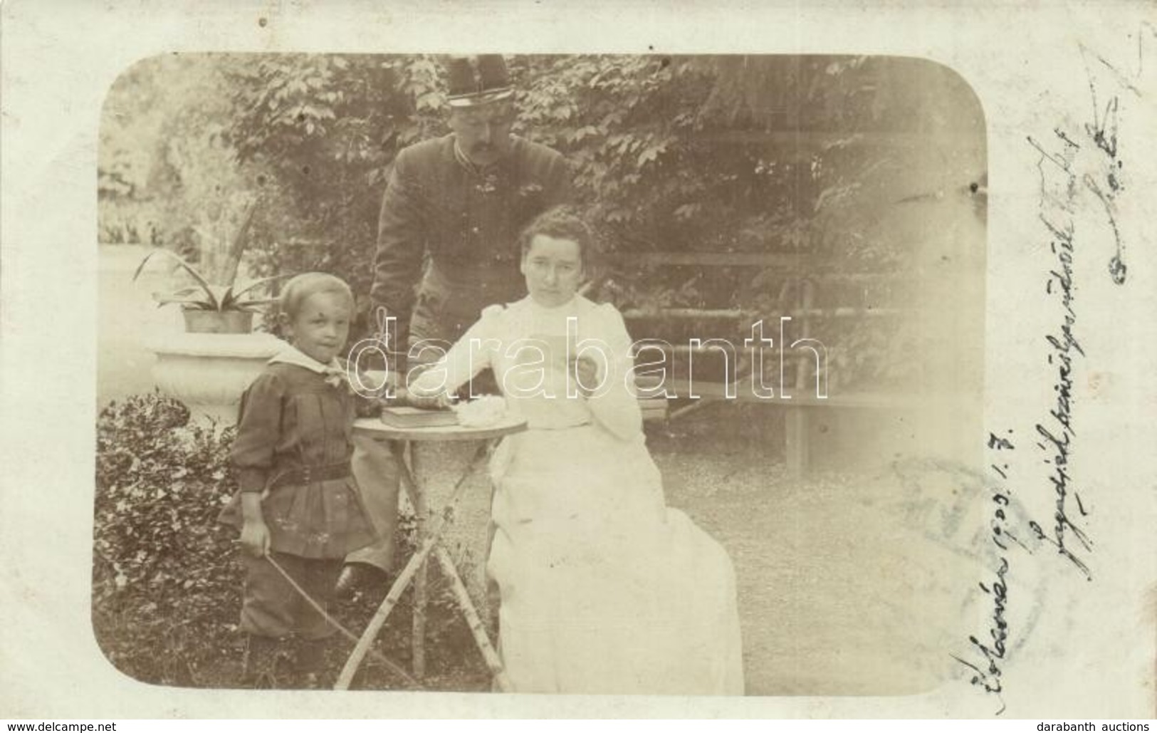 T2/T3 1903 Kolozsvár, Cluj; Család A Kertben Katona Apával / Family In The Garden With Soldier Father. Photo - Unclassified