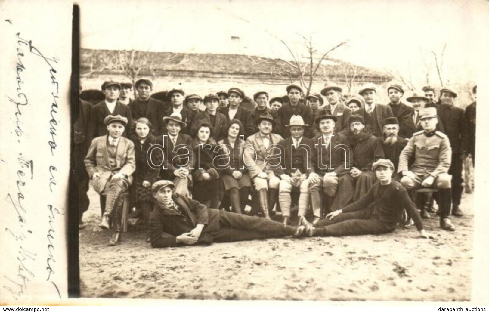 T2 1930 Szépliget, Gajdobra, Schönau; Csoportkép Legényekkel, Papokkal és Katonával / Group Photo With Working Crew, Sol - Unclassified