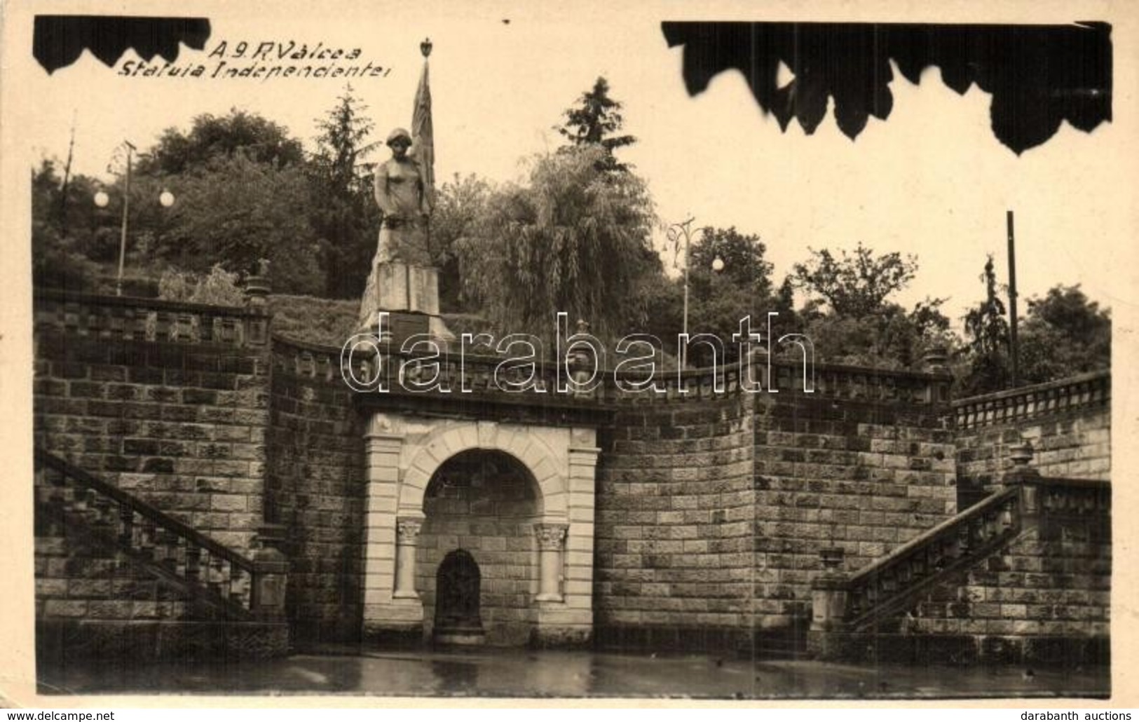 T2 1943 Ramnicu Valcea, Statuia Independentei / Statue Of Independence. Photo - Unclassified