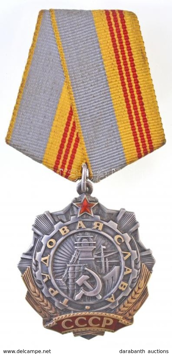 Szovjetunió 1974. 'Munka Érdemrend III. Osztálya' Zománcozott Ag Kitüntetés Mellszalaggal, Hátoldalán Sorszám (40mm) T:1 - Unclassified