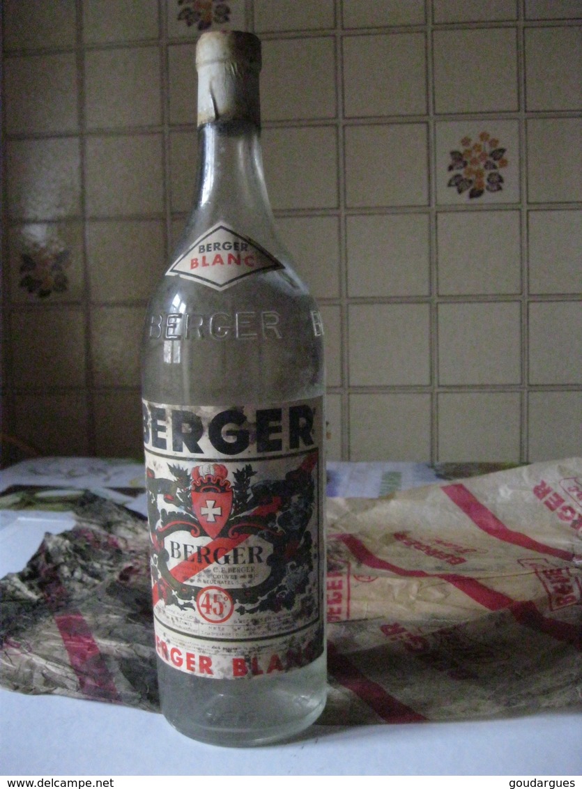 Ancienne Bouteille De Berger Blanc 45°, Avec Son Papier D'emballage. - Autres & Non Classés