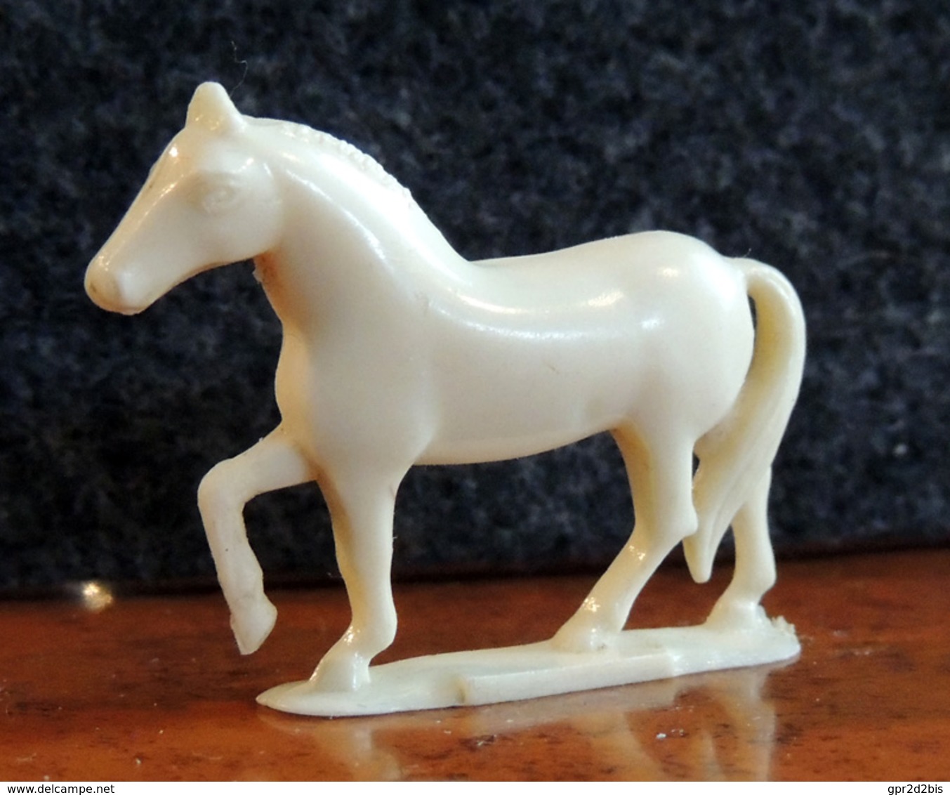 Figurine Publicitaire : Série La Ferme  Du Café Labrador Ou Margarine Fri-Homa - Le Cheval - Autres & Non Classés