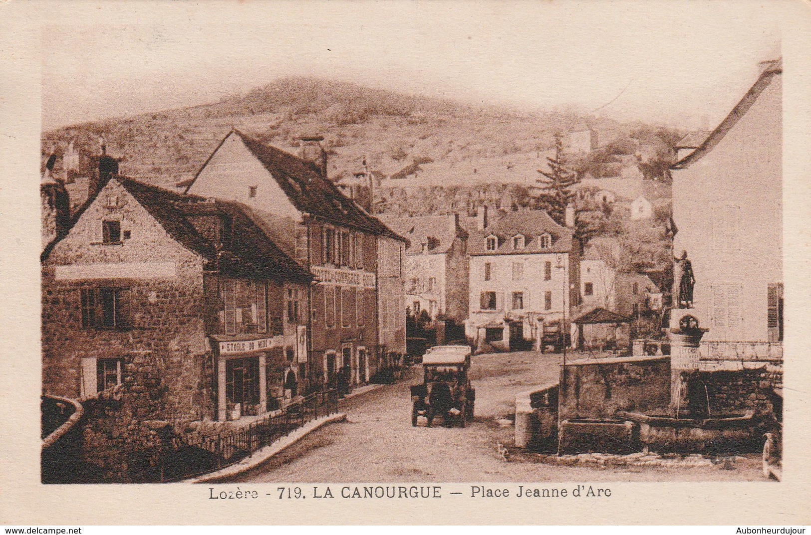 LA CANOURGUE Place Jeanne D'Arc 784F - Autres & Non Classés