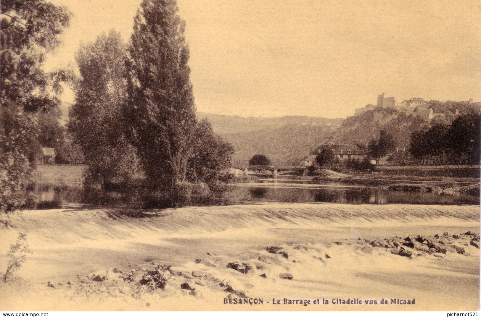 15 CPA de BESANCON (Doubs) - Toilées, vernies. Toutes ont circulées. Bon état. 15 scan. (Bon lot).