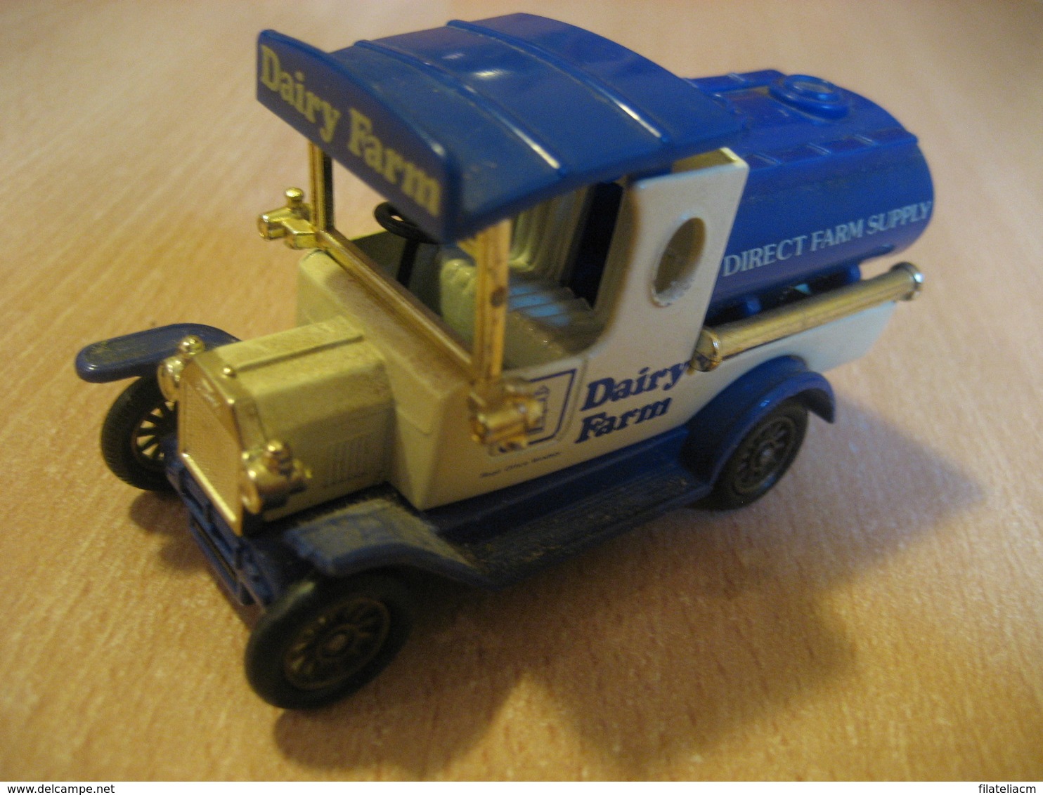 FORD Van Truck DAIRY FARM Milk Aprox. 7,5x3,5 Cm LLEDO Promotional Model Vintage Miniature Auto Slight Damaged - Jouets Anciens