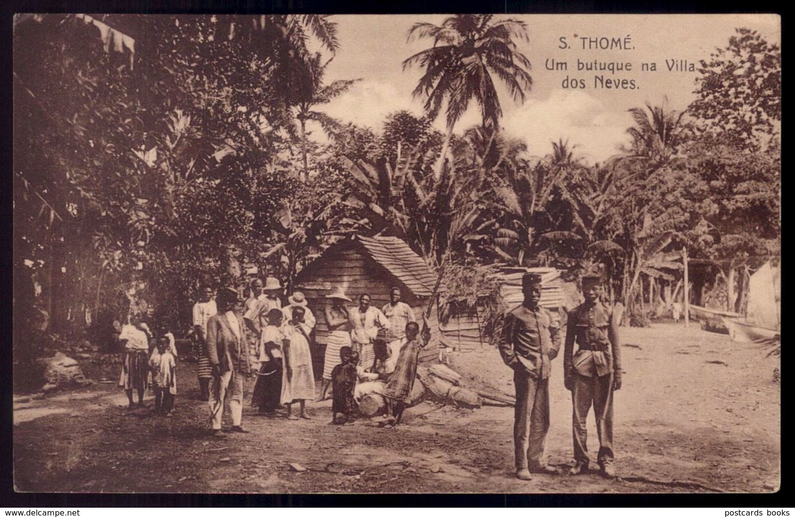 S.TOMÉ E PRINCIPE - S.Thomé - Um Butuque Na Villa Dos Neves (com 2 Militares). Old Postcard AFRICA - Sao Tome En Principe