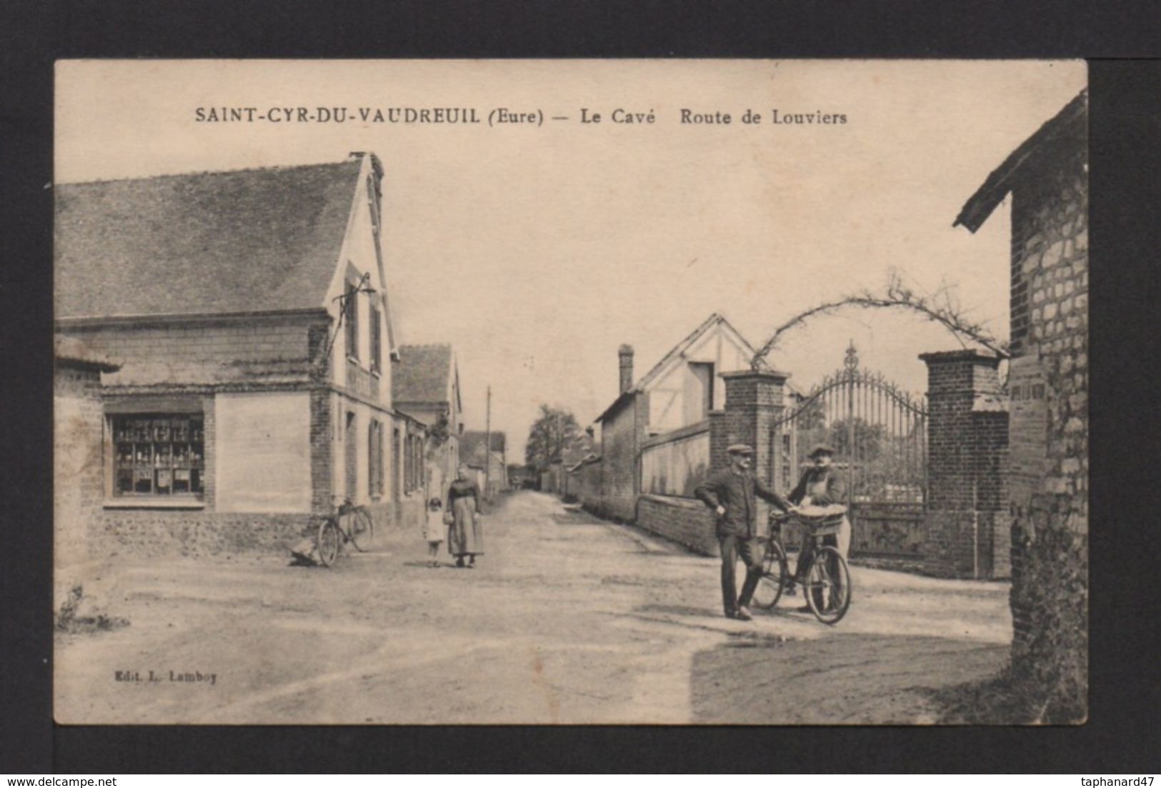 CPA. Dépt.27. SAINT-CYR-DU-VAUDREUIL . La Cavé . Route De Louviers . Animation . - Autres & Non Classés